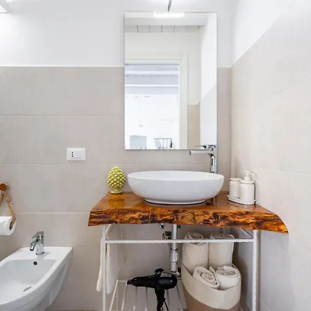 Apartment Dimora Viola By Rentbeat *